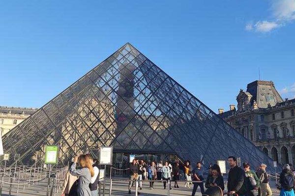 探索法語學習之旅：5種方法讓你的法語詞典成為你的私人語言顧問